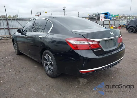 2017 Honda Accord Lx z USA, uszkodzony, nr VIN 1HGCR2F38HA208473